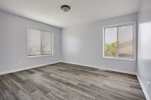 7557 Bristol Ln, Hanover Park, IL 60133 - Photo 9