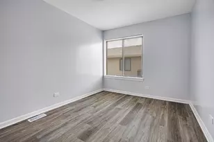 7557 Bristol Ln, Hanover Park, IL 60133 - Photo 11