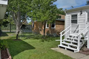 2140 Dobson St, Evanston, IL 60202 - Photo 17