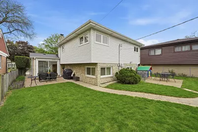 9437 N Lockwood Avenue, Skokie, IL 60077 - Photo 23