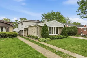 9437 N Lockwood Ave, Skokie, IL 60077 - Photo 3