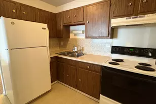 9074 W Terrace Dr, Niles, IL 60714 - Photo 3