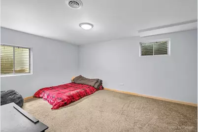 915 S 8th Street, Dekalb, IL 60115 - Photo 17