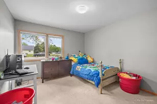 915 S 8th St, Dekalb, IL 60115 - Photo 11