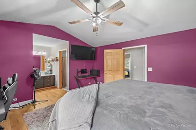 915 S 8th Street, Dekalb, IL 60115 - Photo 9