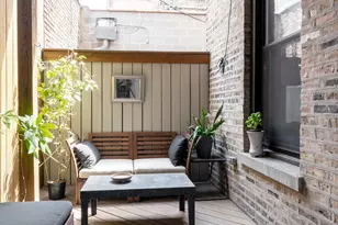 808 W Buckingham Pl, Chicago, IL 60657 - Photo 23