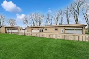 1430 N 30th Rd, Ottawa, IL 61350 - Photo 1