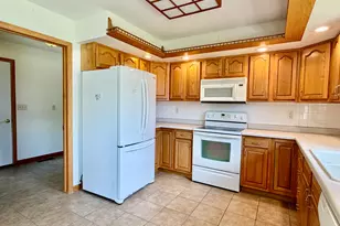 901 E 21st St, Sterling, IL 61081 - Photo 9