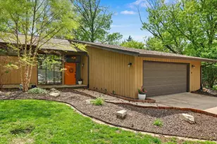 1010 Parkview Dr, Mahomet, IL 61853 - Photo 3