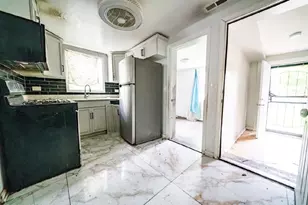 8942 S Baltimore Ave, Chicago, IL 60617 - Photo 7