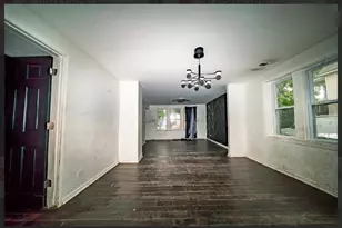8942 S Baltimore Ave, Chicago, IL 60617 - Photo 3