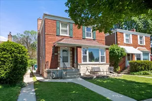 2504 W Jarvis Ave, Chicago, IL 60645 - Photo 1