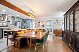 2504 W Jarvis Ave, Chicago, IL 60645 - Photo 5