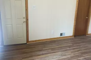 10143 S Ave L Ave, Chicago, IL 60617 - Photo 7