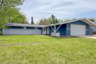 3207 Sunnyside Dr, Rockford, IL 61114 - Photo 1
