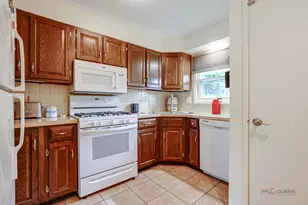 1284 Deerfield Pl, Highland Park, IL 60035 - Photo 13