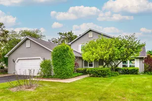 1255 W Dexter Ln, Hoffman Estates, IL 60169 - Photo 1