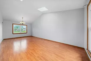 1255 W Dexter Ln, Hoffman Estates, IL 60169 - Photo 3