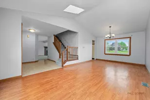 1255 W Dexter Ln, Hoffman Estates, IL 60169 - Photo 11