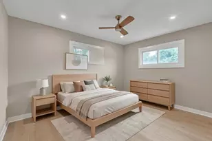 1055 N Bluebonnet Ln, Hoffman Estates, IL 60169 - Photo 9