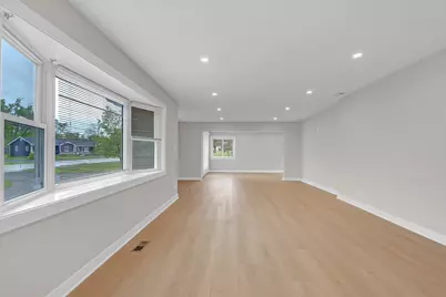 1055 N Bluebonnet Lane, Hoffman Estates, IL 60169 - Photo 17
