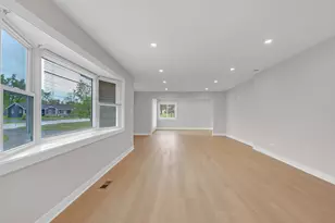 1055 N Bluebonnet Ln, Hoffman Estates, IL 60169 - Photo 17