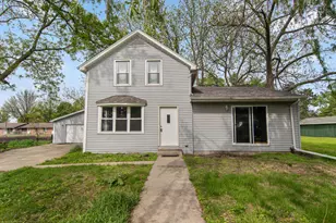 102 8th Ave, Mendota, IL 61342 - Photo 1