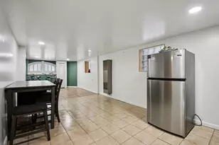 2842 N 74th Ct, Elmwood Park, IL 60707 - Photo 31