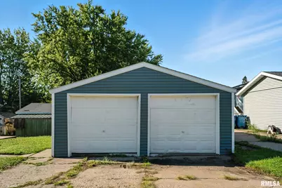 300 S 14th Street, Leclaire, IA 52753 - Photo 23