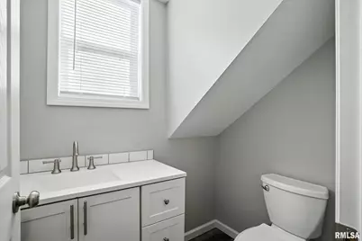 300 S 14th Street, Leclaire, IA 52753 - Photo 17