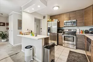 5445 N Sheridan Rd, Chicago, IL 60640 - Photo 7