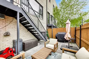 2247 N Rockwell St, Chicago, IL 60647 - Photo 31