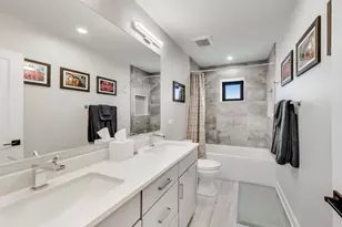 2247 N Rockwell St, Chicago, IL 60647 - Photo 17