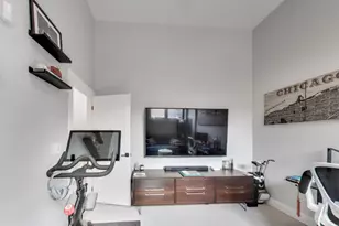 2247 N Rockwell St, Chicago, IL 60647 - Photo 25