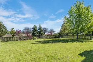 521 Ridgewood Dr, Antioch, IL 60002 - Photo 29