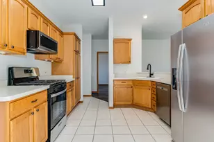 521 Ridgewood Dr, Antioch, IL 60002 - Photo 11