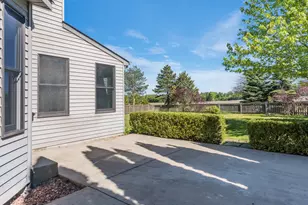 521 Ridgewood Dr, Antioch, IL 60002 - Photo 27
