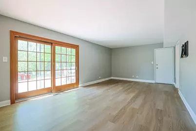 1299 W New Britton Drive, Hoffman Estates, IL 60192 - Photo 13