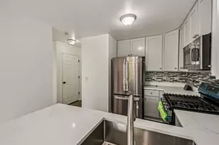 183 W Algonquin Rd, Des Plaines, IL 60016 - Photo 9