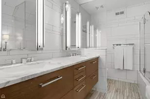 344 W Willow St, Chicago, IL 60614 - Photo 17
