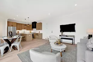 5630 N Broadway St, Chicago, IL 60660 - Photo 5