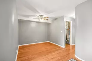 176 E Springbrook Dr, Bloomingdale, IL 60108 - Photo 7