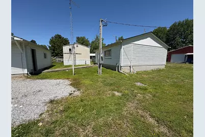 21654 Benton Street, Thompsonville, IL 62890 - Photo 7