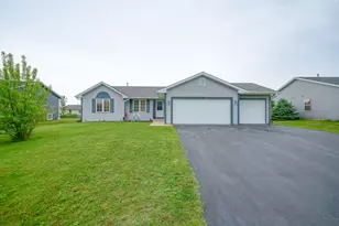 192 Prairie Moon Dr, Davis Junction, IL 61020 - Photo 1