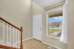 3715 Boulder Ridge Dr, Champaign, IL 61822 - Photo 5