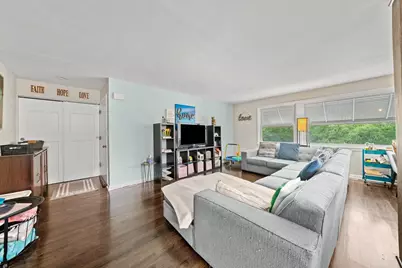 8819 N Wisner Street #2, Niles, IL 60714 - Photo 5