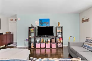 8819 N Wisner St, Niles, IL 60714 - Photo 9
