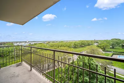 7033 N Kedzie Avenue #815, Chicago, IL 60645 - Photo 21