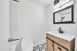 7033 N Kedzie Ave, Chicago, IL 60645 - Photo 17