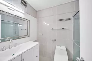 7033 N Kedzie Ave, Chicago, IL 60645 - Photo 19